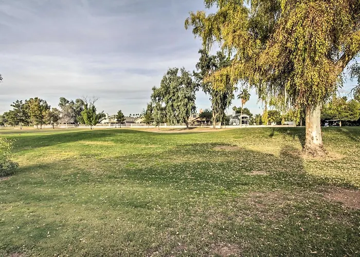 Pool, Hot Tub & Golf Course View: Oasis! Сasa de vacaciones Glendale
